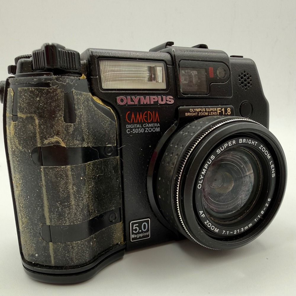 Olympus Camedia C-5050 Zoom Digital Camera 5.0MP F1.8 Lens Black Japan AS-IS